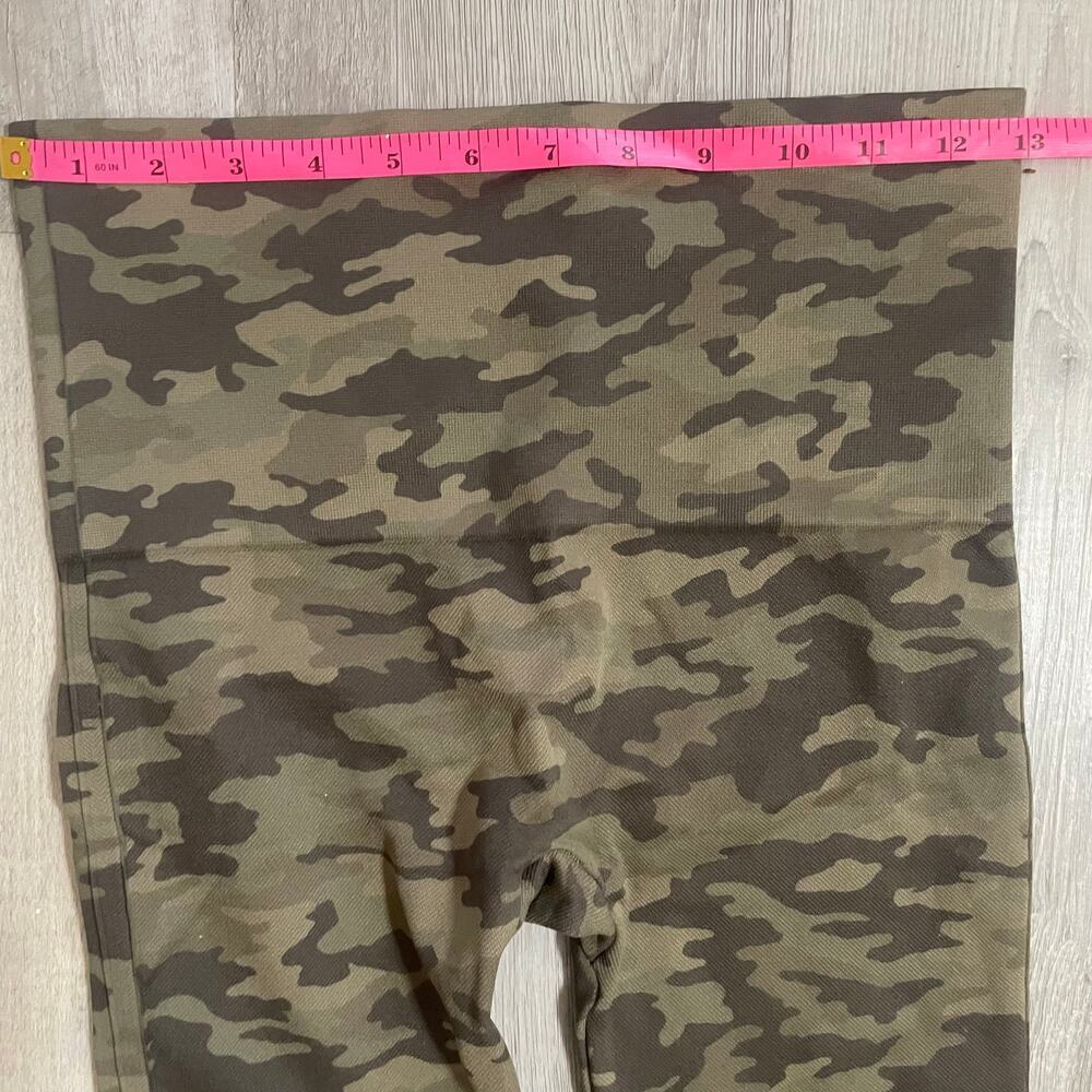 SPANX Look at Me Now Cropped Seamless Leggings Camo size Large - Picture 7 of 9